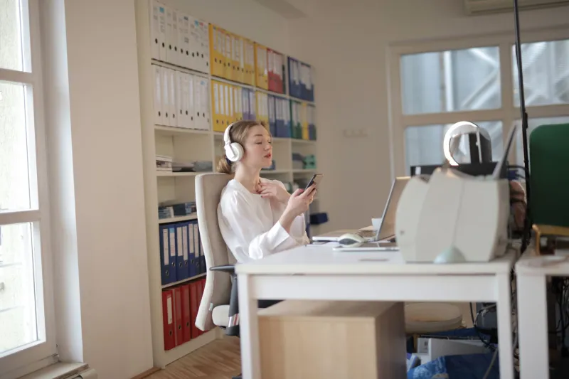 The Voicemail From the Other Side: What a Hiring Manager Told My Reference After I Hung Up